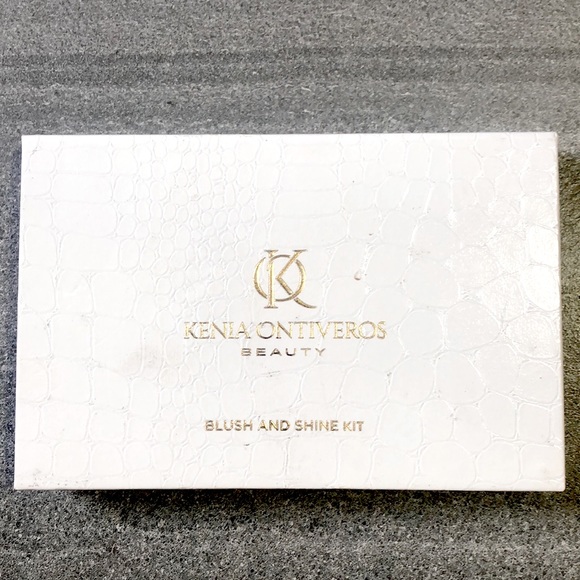 **2/$30 KENIA ONTIVEROS Blush and Shine Kit NWOT - Picture 2 of 2